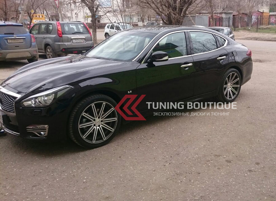 Infiniti Q70 на 20" дисках Vossen CV4 Matte Graphite Machined фото 1